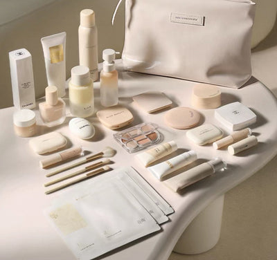 Lightweight makeup storage bag